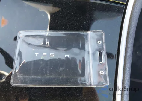 2020 Tesla Model 3 Standard Range Plus Rear-Wheel Drive/Standard Range Rear-Wheel Drive z USA, uszkodzony, nr VIN 5YJ3E1EA7LF802492